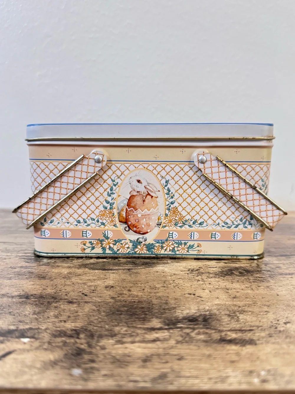 Vintage Jan Hagara “Victoria” Metal Sewing Basket Tin